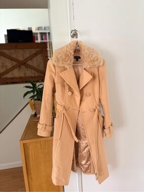 Bebe Faux-Fur Collar Long Trench Coat in Camel